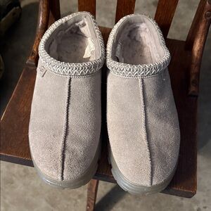 UGG Tasman